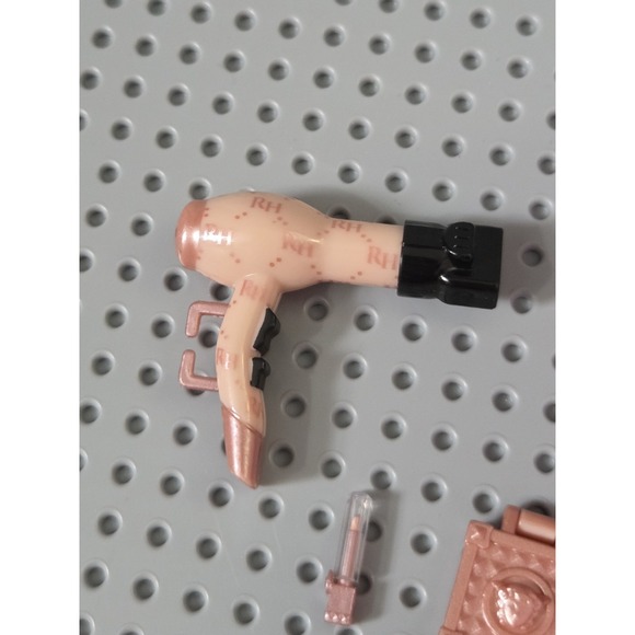 Rainbow High Vision Divas Sabrina St Cloud Rolling Vanity Case Accessories - Picture 6 of 9